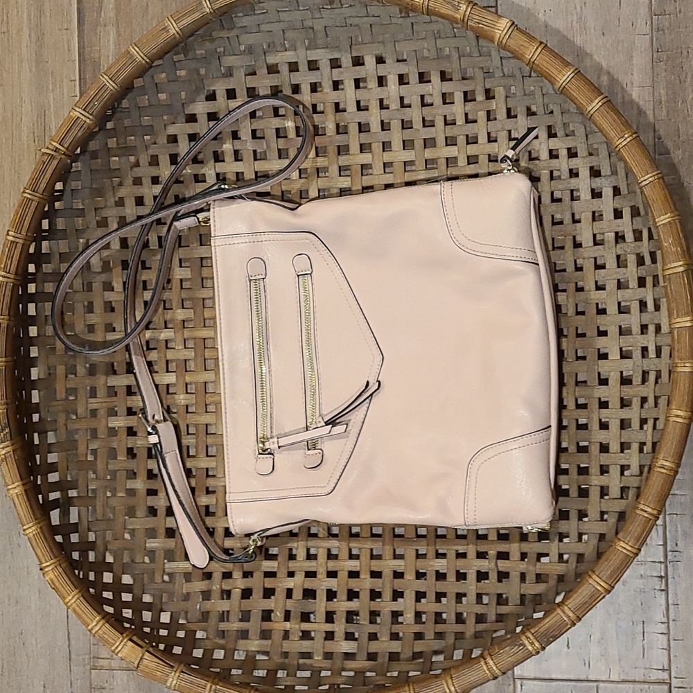 Apt 9 Purse
